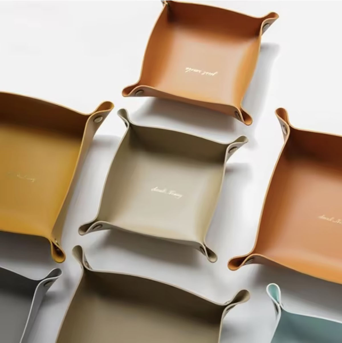 北欧スタイルの革収納トレイデスクトップオーガナイザーキージュ - Home Decor Japandi のレビューと価格